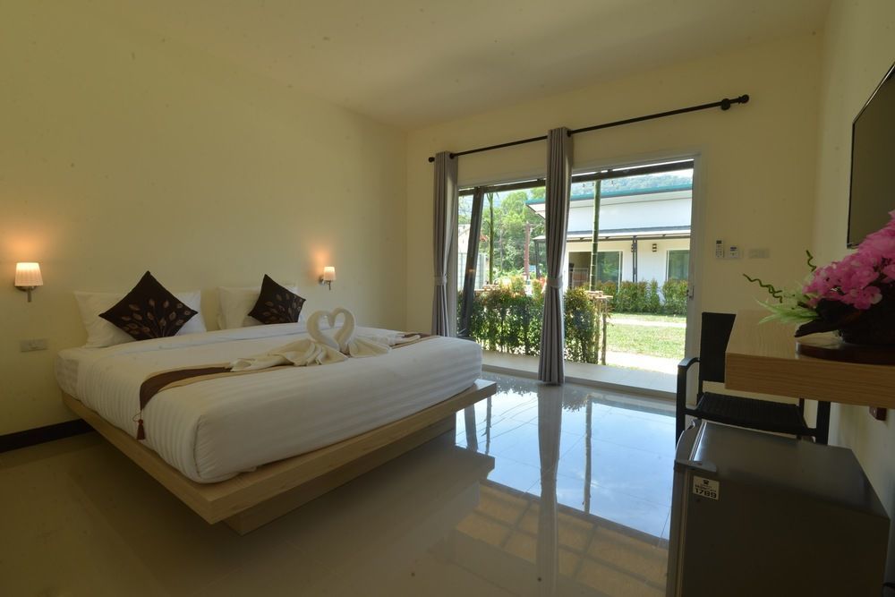 Maleesirin Oldtown Resort Koh Lanta Exterior photo