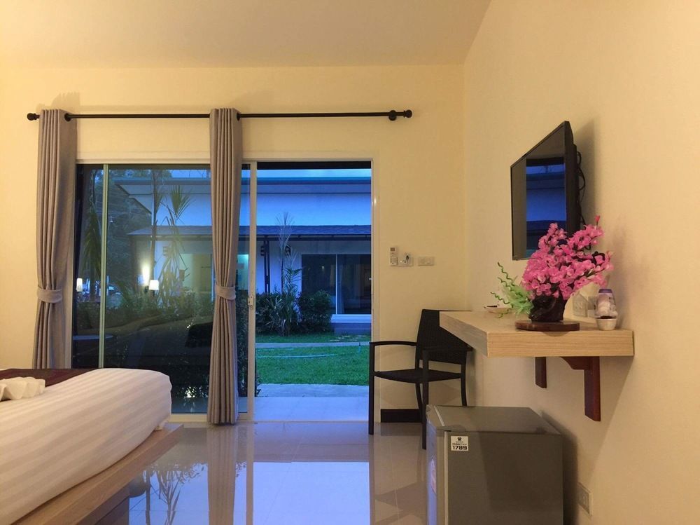 Maleesirin Oldtown Resort Koh Lanta Exterior photo